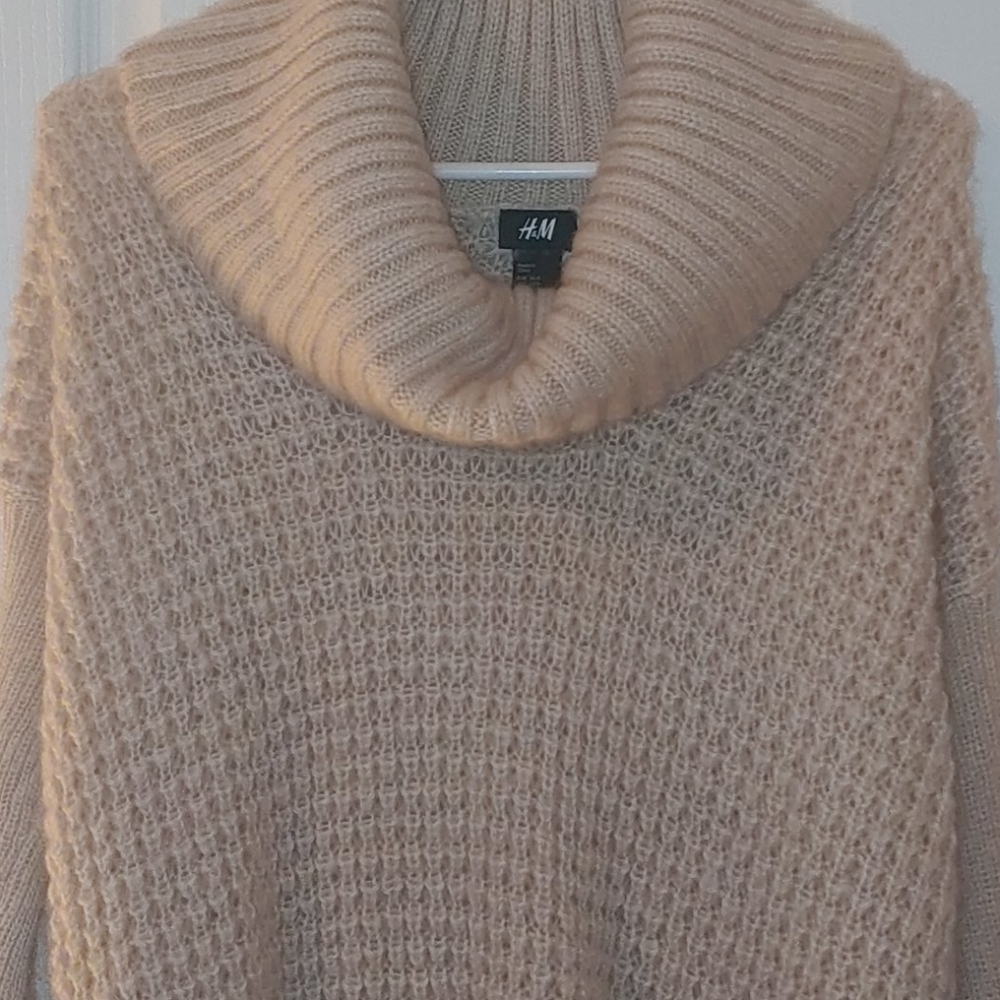 H&M Sweater - Picture 4 of 4